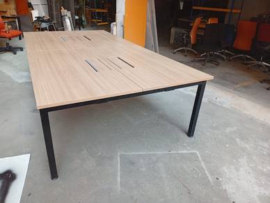 4 Seater Workstation ( 5 fit table )