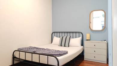 [Used] Black Metal Queen-Size Bed Frame