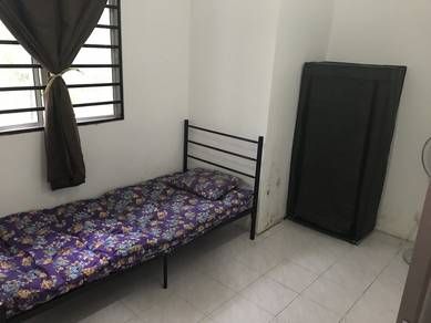 Room in Seri Kembangan, SGR