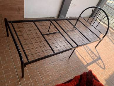 Single Metal Bed Frame