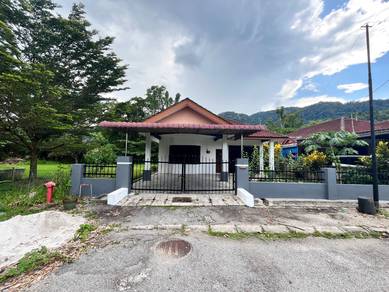 Bungalow House For Sale in Chemor,PRK