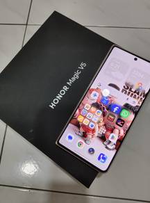 HONOR Magic V5