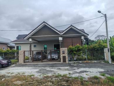 Bungalow House For Sale in Banting,SGR