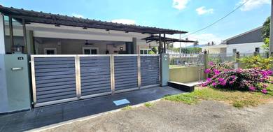 1-storey Terraced House For Sale in Mantin,NSN