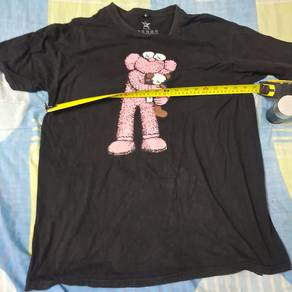 KAWS T-shirt Saiz 2XL fit XL