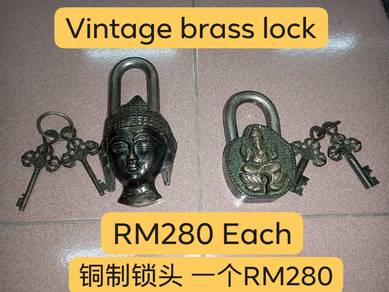 Vintage brass lock 铜制锁头