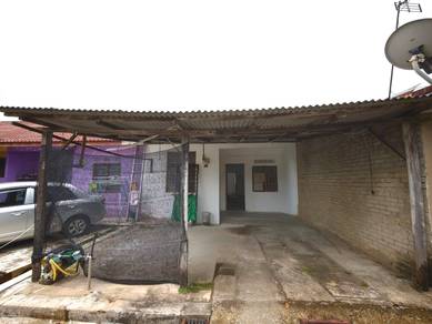 Terraced House For Sale in Pekan,PHG