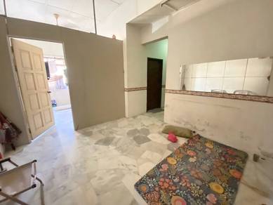 Apartment For Sale in Vista Seri Putra Apartments