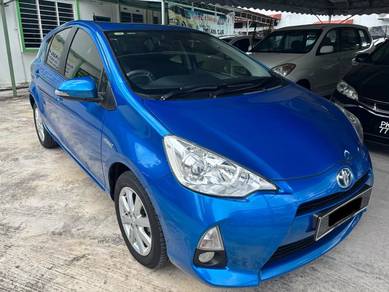 2012 Toyota Prius c (HYBRID)