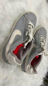 Nike Court Majestic
