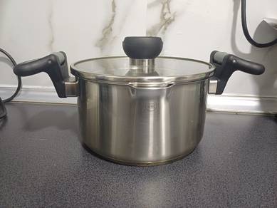 Stainless steel pot