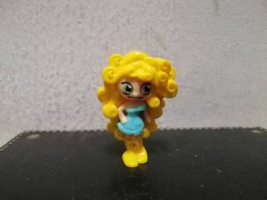 Kinder Surprise Trendy Girl Figurine