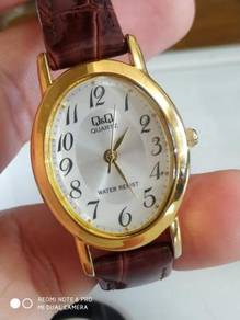 Original Q and Q lady watch nos