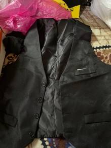 Vest Hitam Percuma