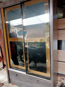 almari baju pintu glass