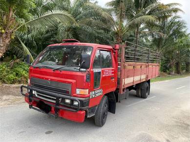 Lori Daihatsu V116 17ft Tahun 2008 Green Engine