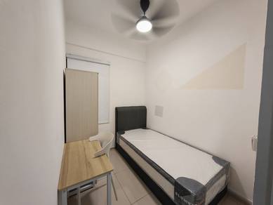 Room in Seri Kembangan, SGR