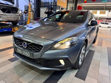 Volvo V40 CROSS COUNTRY T5 in Petaling Jaya, SGR