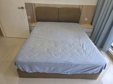 Queen Size Upholstered Bed Frame with Mattress
