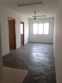 Apartment For Rent in Lestari Apartment