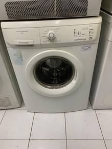 7kg Electrolux front load washing machine Mesin
