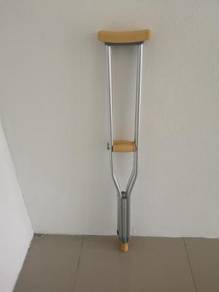 Shoulder crutches M size 1 pair di Bandar Baru