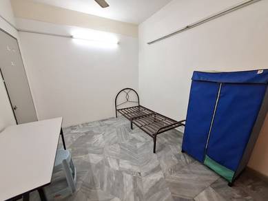 Room in Damansara Perdana, SGR