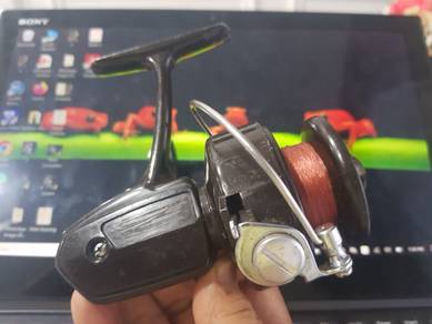 Japan Vintage Daiwa Fishing Reel Unknown Model