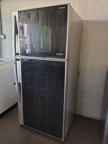 peti sejuk 2 pintu jenama toshiba