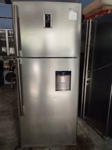 Peti sejuk besar Samsung 