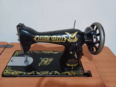 Vintage Flying Wheel Treadle Sewing Machine