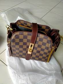 stylist hand bag