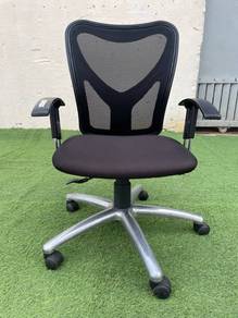 YE64Q Kerusi Beroda Pejabat Medium Office Chair