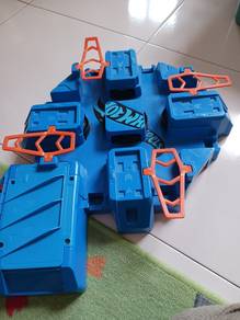 Hot Wheels Criss Cross Crash Track Set.