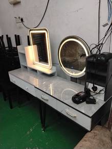 Meja solek lightning 