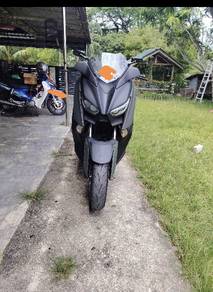 Yamaha XMAX