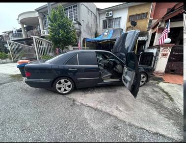 Mercedes Benz 230E  in Sikamat, NSN