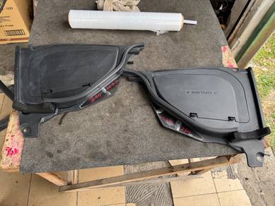 No 26-3-9 Fairlady Z34 370Z Fluid / Battery Cover