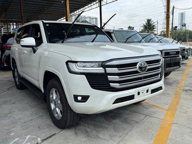 Toyota Land Cruiser AX in Johor Bahru, JHR