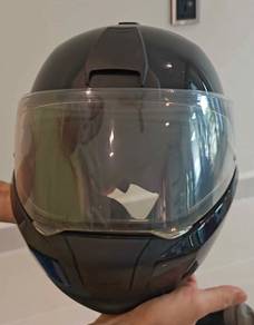 BMW System 7 Carbon helmet