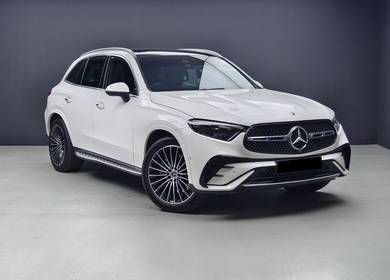 Mercedes Benz GLC300 300 4MATIC AMG LINE in Cheras, SGR