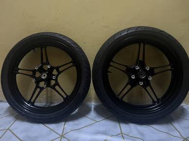 Set Rim & Tayar Y15ZR Original Motor (Terpakai)