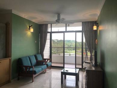 Condominium For Rent in Pearl Garden