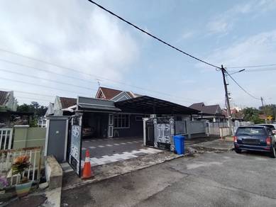 Semi-Detached House For Sale in Shah Alam,SGR