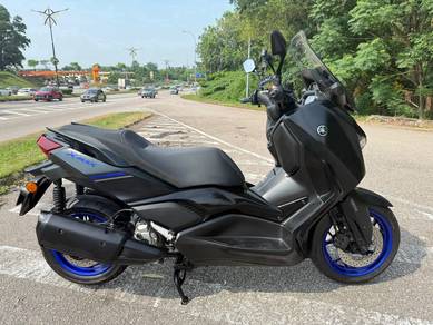 Yamaha XMAX