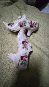 VANTAGE Fine PORCELAIN – HIGH HEEL FIGURINe