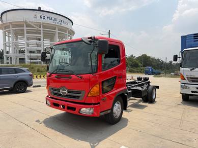Recond Hino FC7 ( Small Cabin , No Sleeping Bed )