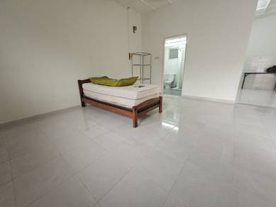 Condominium For Sale in Golden Showers ( Kondo Ruby )