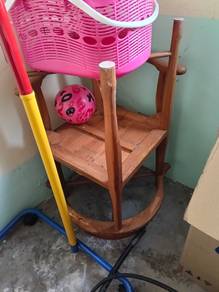 Meja 1 kerusi 2 bji