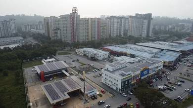 Condominium For Sale in Straits View Villas